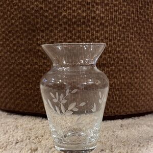 Elegant Clear Glass Vase with Leaf Design